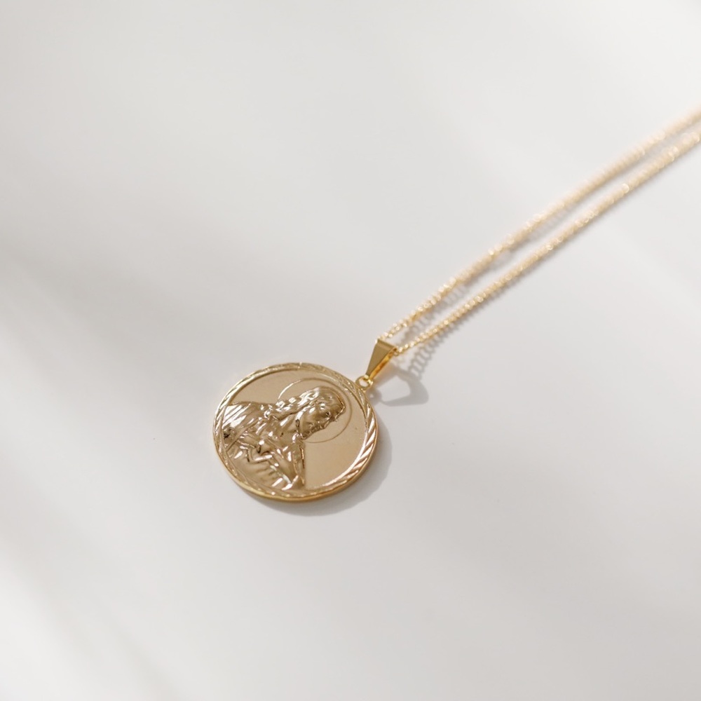 Men’s Jesus Necklace | 18k Gold Filled - Picture 5 of 7